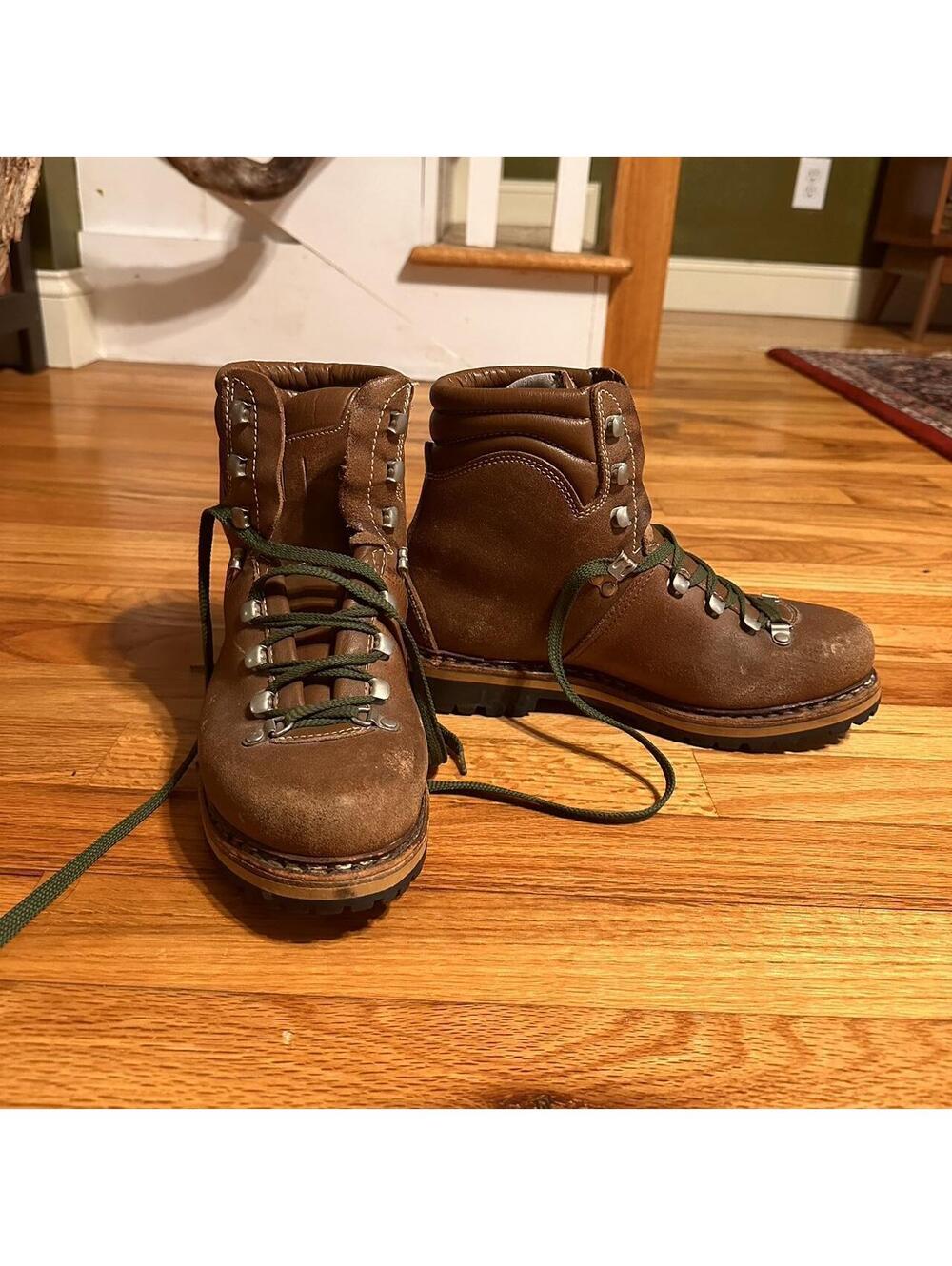 Vintage Danner Mountain Light Brown Leather Hiking Boots Size 8